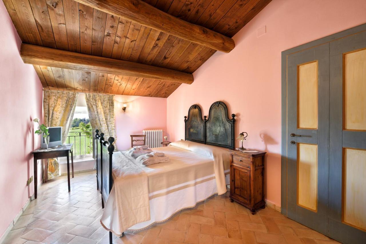 Villa Collepere Country House มาเตลิกา ภายนอก รูปภาพ